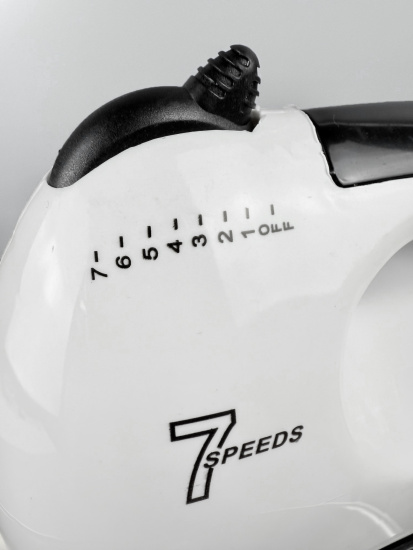 Миксер  200Вт, с  нержавеющей чашей 2л. На подставке SC-133KA OLS-HC-10