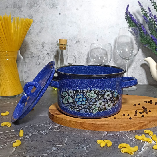 Кастрюля 1,5л 1с15 цвет синий с зерном, рисунок голубика Кастрюля 1,5л 1с15 цвет синий с зерном, рисунок голубика