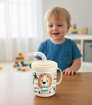 Кружка детская с крышкой, трубочкой и колпачком 300мл с декором"Львенок"(светло-бежевый)221502025/01