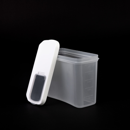 Емкость для сыпучих продуктов "Лайн" 1,5л (белый) М9003