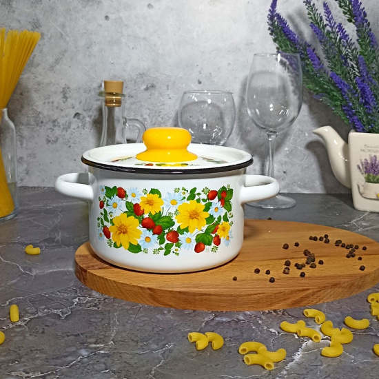 Кастрюля 1.5л цил. белосн. Земляника 1с15я/1 Кастрюля 1.5л цил. белосн. Земляника 1с15я/1