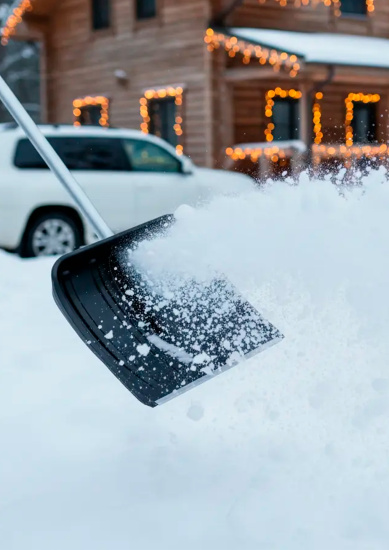 Лопата д/снега "Классика" 375х375мм d32 (с наконечником) (с черенком) М8814