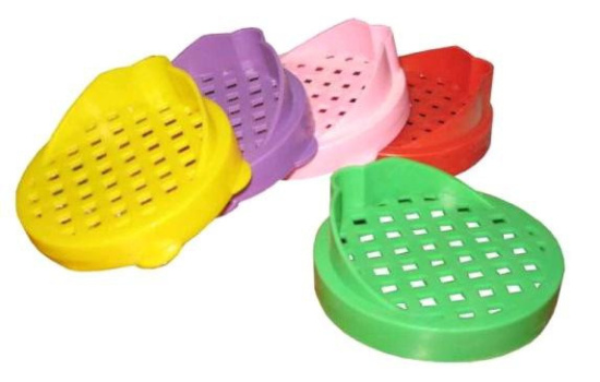 Крышка сливная цветная М056