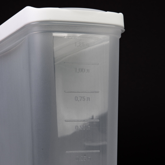 Емкость для сыпучих продуктов "Лайн" 1,5л (белый) М9003