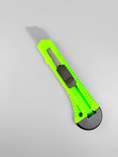 Нож канцелярский, 12шт. на блистере OLS-247-18 Нож канцелярский, 12шт. на блистере OLS-247-18