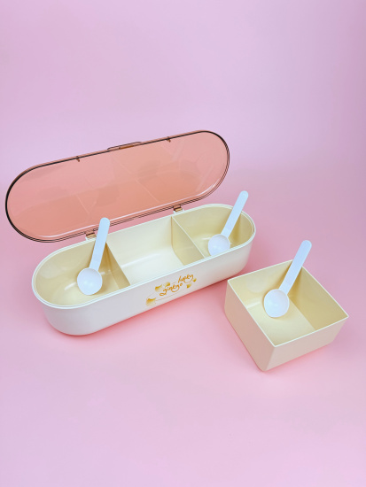 Контейнер для специй 3-х секционный 28*9*7см (пластик) OLS-033А-28 Контейнер для специй 3-х секционный 28*9*7см (пластик) OLS-033А-28