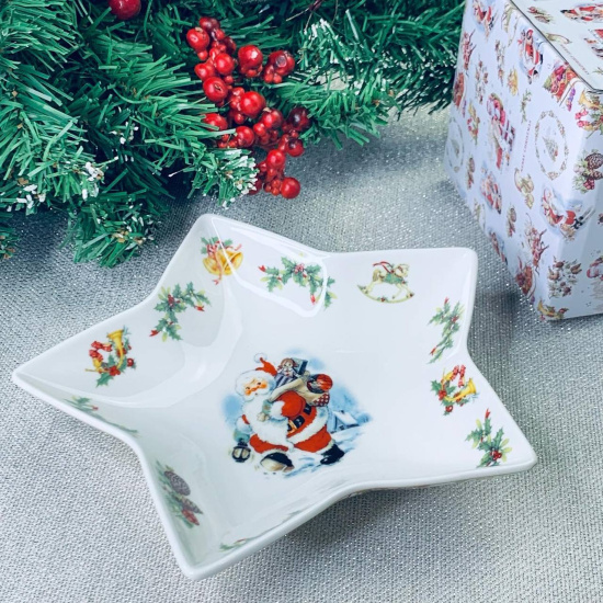 Блюдо 24х24см НОВЫЙ ГОД в под.уп. 205-291