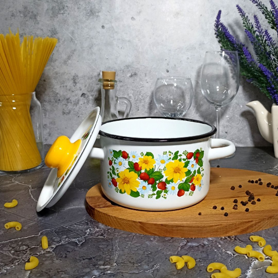 Кастрюля 1.5л цил. белосн. Земляника 1с15я/1 Кастрюля 1.5л цил. белосн. Земляника 1с15я/1