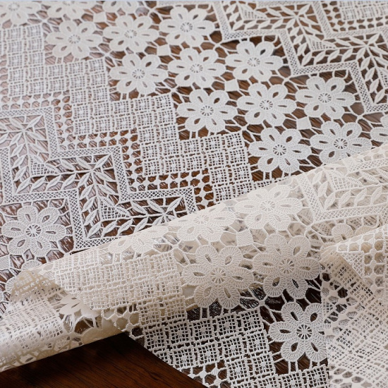 Клеенка столовая Grace Лейс 1,37х20м LA/NI-003VP