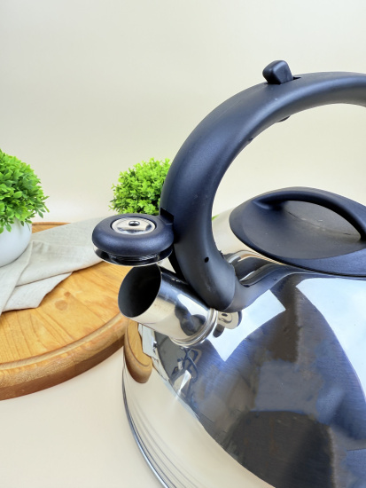 Чайник со свистком, черная ручка, 5,0 л. НМ 55247 Чайник со свистком, черная ручка, 5,0 л. НМ 55247